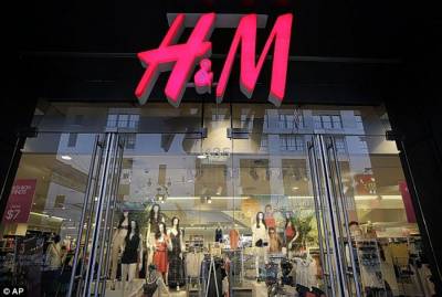 &quot;Τσίμπησαν&quot; δύο ανήλικα για κλοπή στο H&amp;M της Καλαμάτας