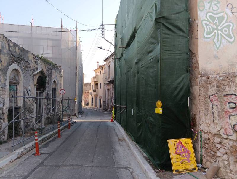 Καλαμάτα: Εργασίες διάσωσης και στερέωσης σε διατηρητέο στην Αριστοδήμου