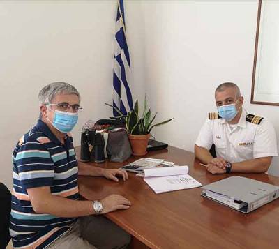 Συνάντηση Μάκαρη με το λιμενάρχη Καλαμάτας