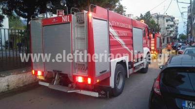 Φωτιά στο παλιό Ορφανοτροφείο στην Παραλία Καλαμάτας (βίντεο)