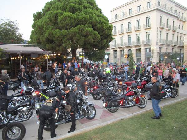 60 εντυπωσιακές Harley-Davidson κάνουν βόλτες στη Μεσσηνία (βίντεο)