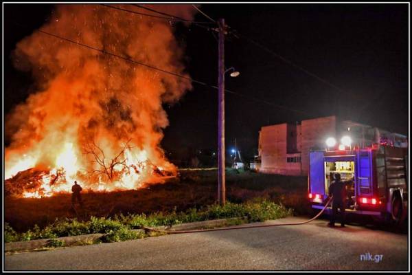 Καλαμάτα: Μεγάλη πυρκαγιά σε οικόπεδο κοντά στην Νέα Είσοδο (φωτογραφίες)