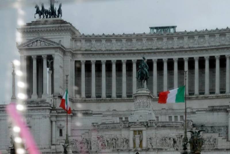 Χαλαρώνει τους περιορισμούς για τον κορονοϊό η Ιταλία