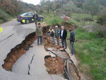 Η βροχή προκάλεσε καθίζηση στο Μηλιώτη