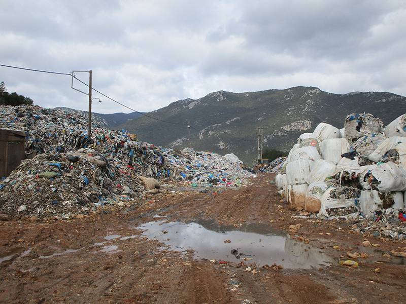 Ξανά σε κατάσταση έκτακτης ανάγκης οι Δήμοι Καλαμάτας και Οιχαλίας για τα σκουπίδια