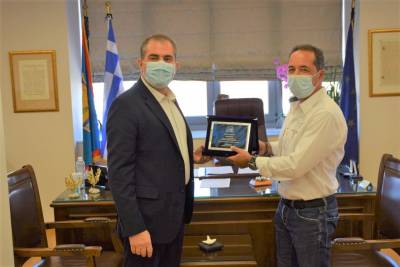 Τιμητική διάκριση του πρώην ληξίαρχου Καλαμάτας