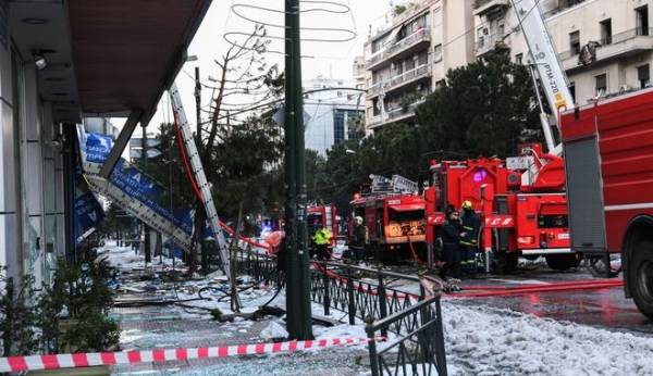 Ισχυρή έκρηξη σε κτίριο στη λεωφόρο Συγγρού - Ένας τραυματίας (βίντεο)