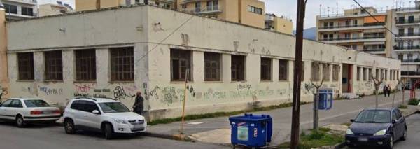 Ο Δήμος Καλαμάτας διεκδικεί το κτήριο των Σχολών Παπαφλέσσα