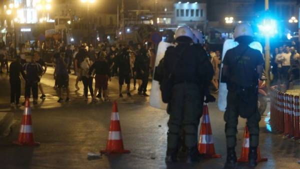 Μυτιλήνη: Επεισόδια και συγκρούσεις της αστυνομίας με ακροδεξιές ομάδες