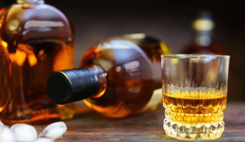 Η λίστα της ΕΕ με τα αμερικανικά προϊόντα που απειλεί με δασμούς – Δεν εξαιρείται ούτε το ουίσκι