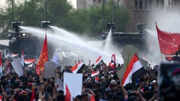 Ιράκ: Η Βαγδάτη φλέγεται από τους διαδηλωτές - Εννέα νεκροί κατά τις μαζικές διαδηλώσεις
