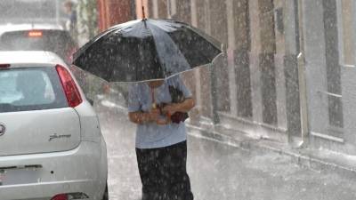 Επιδείνωση του καιρού αύριο με βροχές και τοπικές καταιγίδες