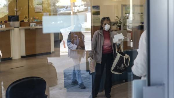 Τράπεζες: Παύουν να ισχύουν τα μέτρα για τον κορονοϊό πλην της μάσκας