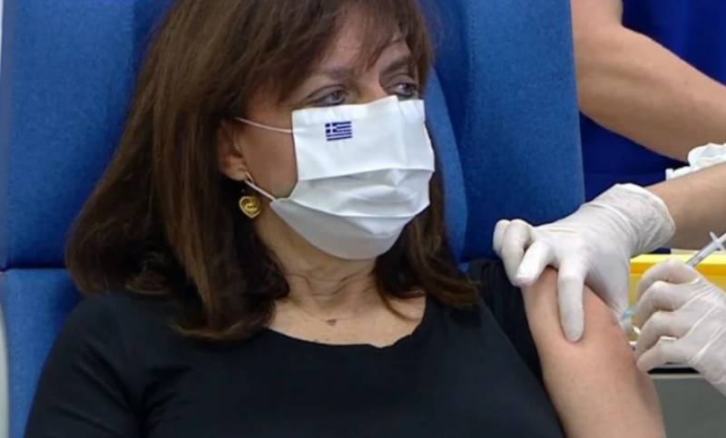 Εμβολιάστηκε η Πρόεδρος της Δημοκρατίας Κατερίνα Σακκελαροπούλου (Βίντεο)