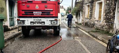 Μεσολόγγι: Ξυλοκόπησαν εργαζόμενο του Δήμου που απομάκρυνε τα νερά από τις πλημμύρες