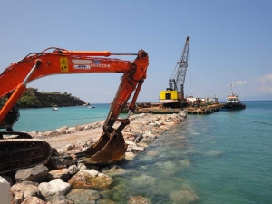 Να συνεχιστεί το έργο προστασίας της ακτής στο Ακρογιάλι θέλουν Δήμος και κάτοικοι
