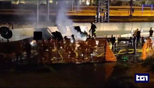 Ιταλία: 20 νεκροί από πτώση λεωφορείου από οδογέφυρα στη Βενετία!
