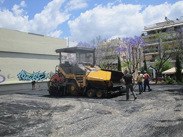 Καλαμάτα: Νέα άσφαλτος στο πάρκινγκ του Διοικητηρίου