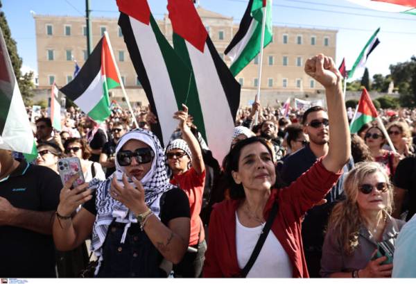 Πορεία αλληλεγγύης στο λαό της Παλαιστίνης στο κέντρο της Αθήνας (βίντεο)