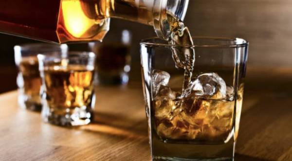 Ιρλανδία: Η κυβέρνηση αποφάσισε την εισαγωγή προειδοποιητικής ετικέτας για την υγεία σε αλκοολούχα ποτά