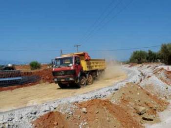 Αμεση σύνδεση του περιμετρικού της Πλάκας με τον περιφερειακό ζητά ο Π. Νίκας από το υπουργείο