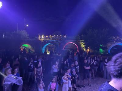 Eπανέρχεται το «Rocking Under the Bridge»