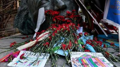 «Κόβεται» ο εορτασμός του Πολυτεχνείου σε δημοτικά και νηπιαγωγεία – Αντιδρά η ΔΟΕ