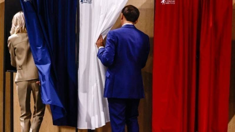 Γαλλία: Σε υψηλό 43 ετών η συμμετοχή στις εκλογές (βίντεο)