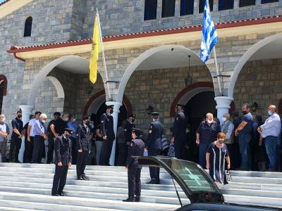 Κυπαρισσία: Σε κλίμα οδύνης το τελευταίο "αντίο" στον πυροσβέστη Κανέλλο Μπούρα