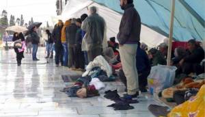 Παραμένουν οι Σύροι πρόσφυγες για 20ή μέρα στο Σύνταγμα