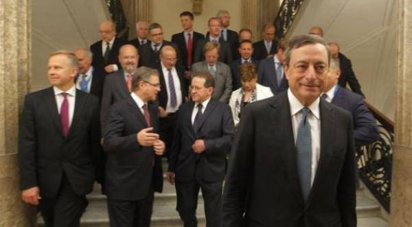 Paul De Grauwe: Τρομακτική ευθύνη να κρίνουν το Grexit μη εκλεγμένοι στην ΕΚΤ