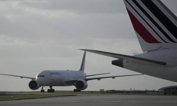 Γαλλία: Εκατό προειδοποιήσεις για τοποθέτηση βόμβας σε αεροδρόμιο μετά τις 18 Οκτωβρίου