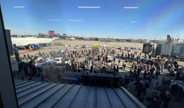 Πανικός στο αεροδρόμιο της Ατλάντα μετά από εκπυρσοκρότηση όπλου - Τρεις ελαφρά τραυματίες