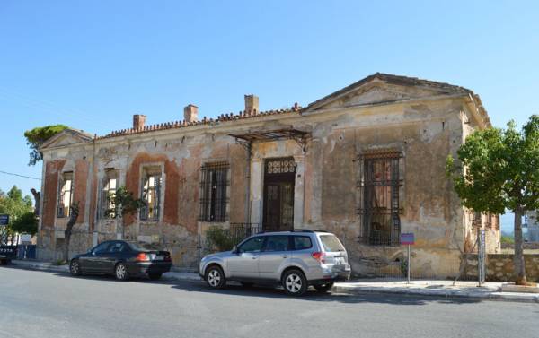 Πρόταση για νέο δημαρχείο στο παλιό κτήριο της ΕΤΕ στην Κυπαρισσία