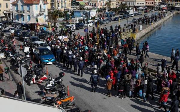 Πορεία διαμαρτυρίας αιτούντων άσυλο στον καταυλισμό της Μόριας