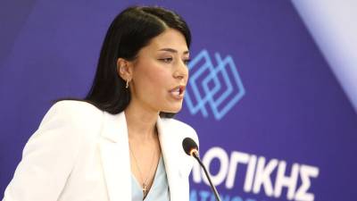 Η Λατινοπούλου στο μνημόσυνο στην Πηγάδα