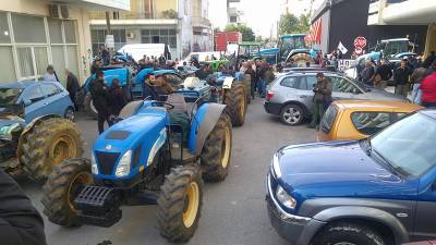 Κλείνουν Δασαρχείο και ΔΟΥ σήμερα στην Καλαμάτα οι αγρότες