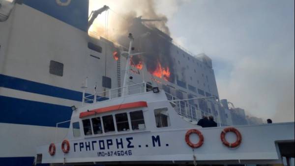 Φωτιά στο Euroferry Olympia: Επιχείρηση για τον εντοπισμό 11 αγνοουμένων (βίντεο)