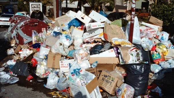 Θεσσαλονίκη: Έκκληση του δήμου στους δημότες να μην κατεβάζουν σκουπίδια στους κάδους