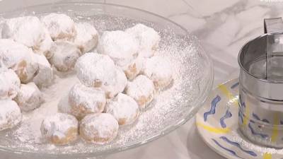 Kουραμπιέδες χωρίς μίξερ (Βίντεο)