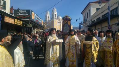 Η Καλαμάτα γιορτάζει την πολιούχο της Υπαπαντή (βίντεο-φωτογραφίες)