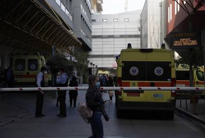 Ευαγγελισμός: Συναγερμός για άτομο που απειλεί να πέσει στο κενό