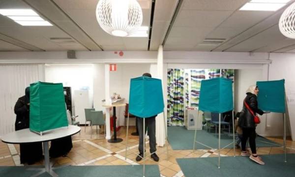Σουηδία: Οι πολίτες ψηφίζουν σε μια αμφίρροπη εκλογική μάχη