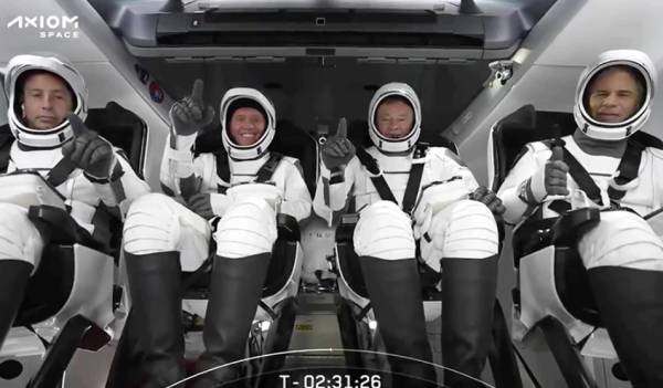 Space X: Στον Διεθνή Διαστημικό Σταθμό οι 4 αστροναύτες του Έλον Μασκ