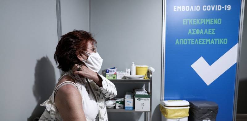 Θεμιστοκλέους - Κορονοϊός: 15% αποχή από το εμβόλιο λόγω AstraZeneca