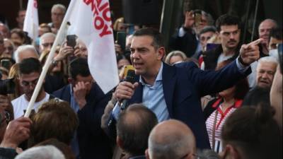 Τσίπρας από Πειραιά: «Πάγωμα πλειστηριασμών, μείωση ΦΠΑ και κατάργηση της ΕΒΕ στα Πανεπιστήμια" (βίντεο)