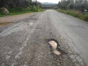 Σε άθλια κατάσταση  ο δρόμος προς Κιτριές