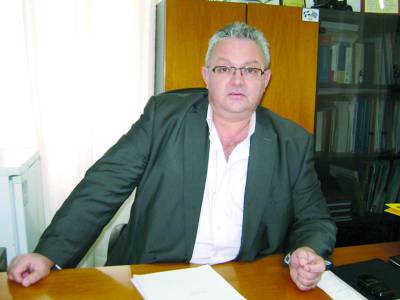 Ξύγκας κατά Κωνσταντινέα για το Τμήμα Φιλιατρών