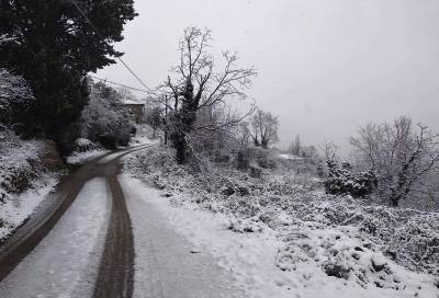Προβλήματα σε δρόμους σε Αρκαδία και Κορινθία από την χιονόπτωση
