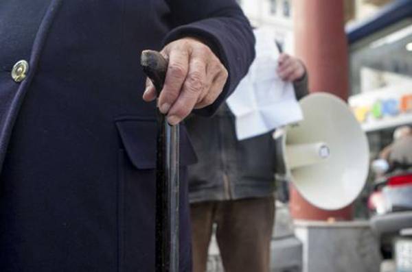 Πικετοφορία συνταξιούχων στην Καλαμάτα